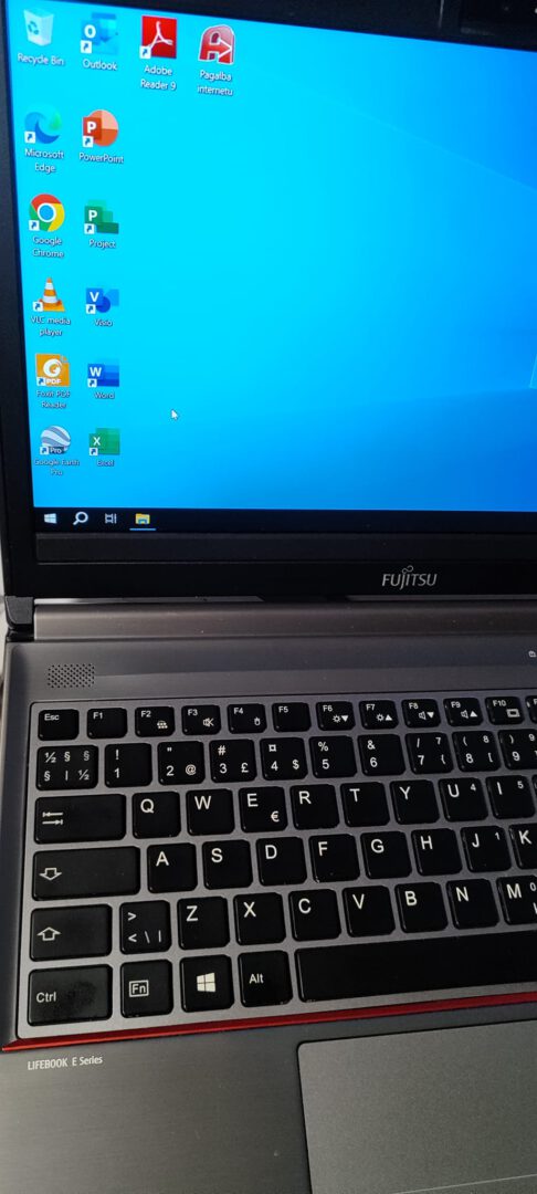 Fujitsu Lifebook e736