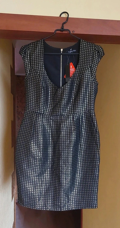 Blizgi suknelė