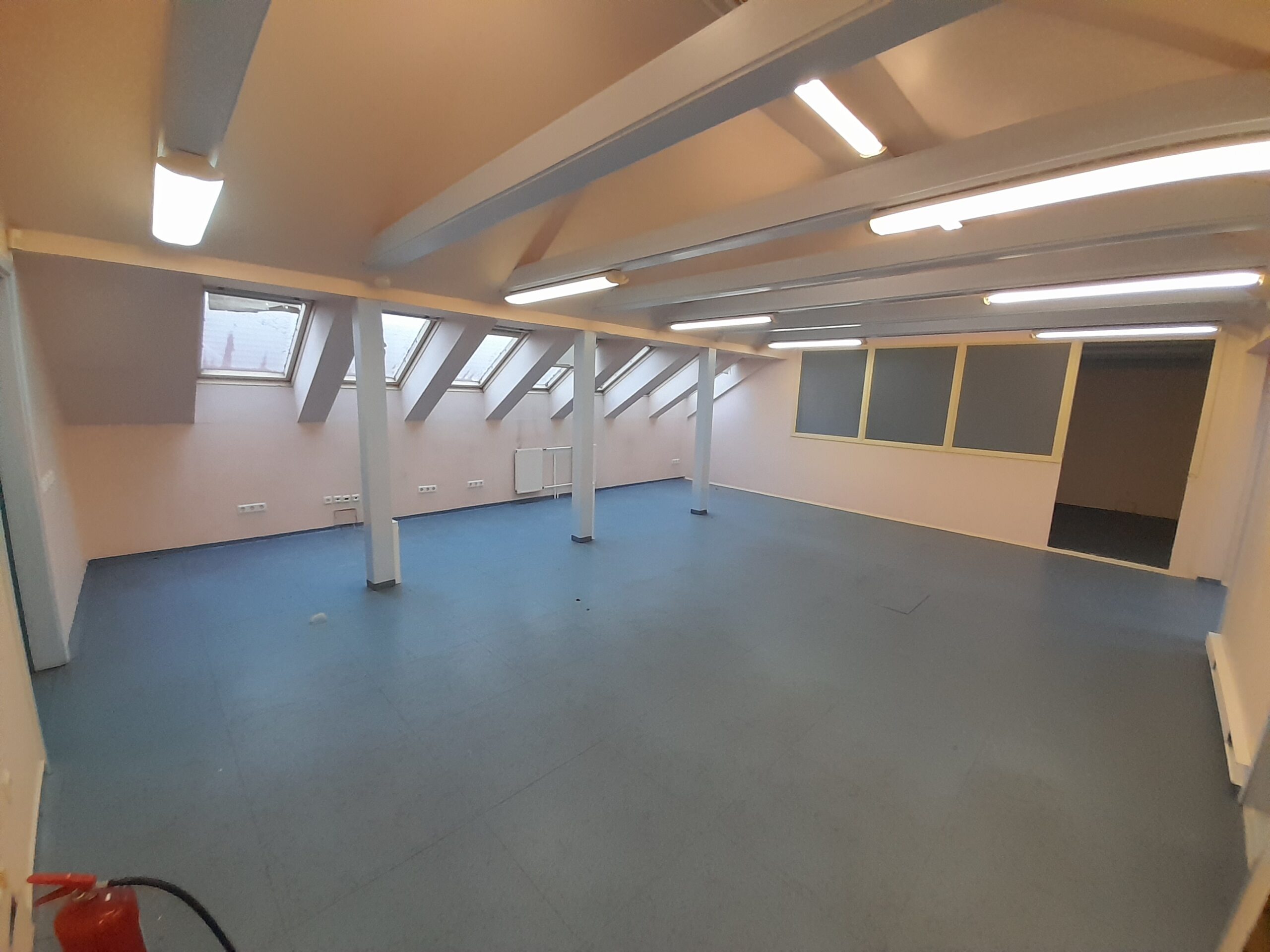 Išnuomojamos 90 kv.m. Patalpos centre Vytauto g. Kaina tik 650 eu.