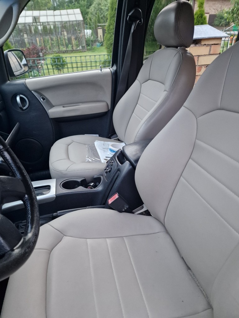 JEEP LIBERTY
