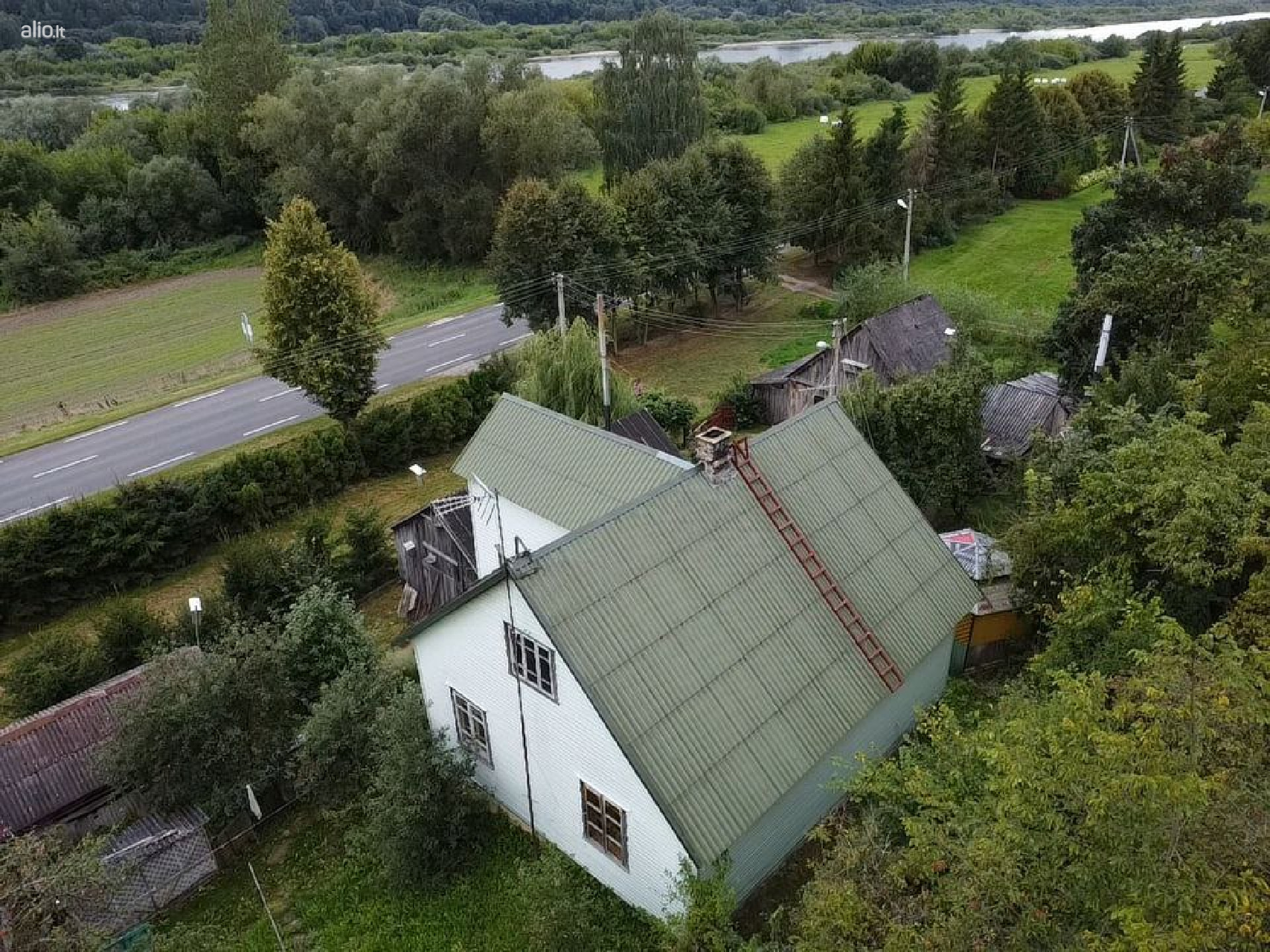Parduodamas rąstinis namas prie Nemuno – Veliuona, Jurbarko raj.
