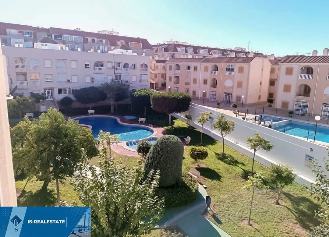 Parduodamas 2 kambarių penthouse apartamentas Ispanijoje