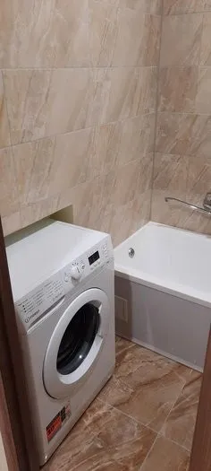 Renovuotame name 2 kambarių butas Švyturio gatvėje.