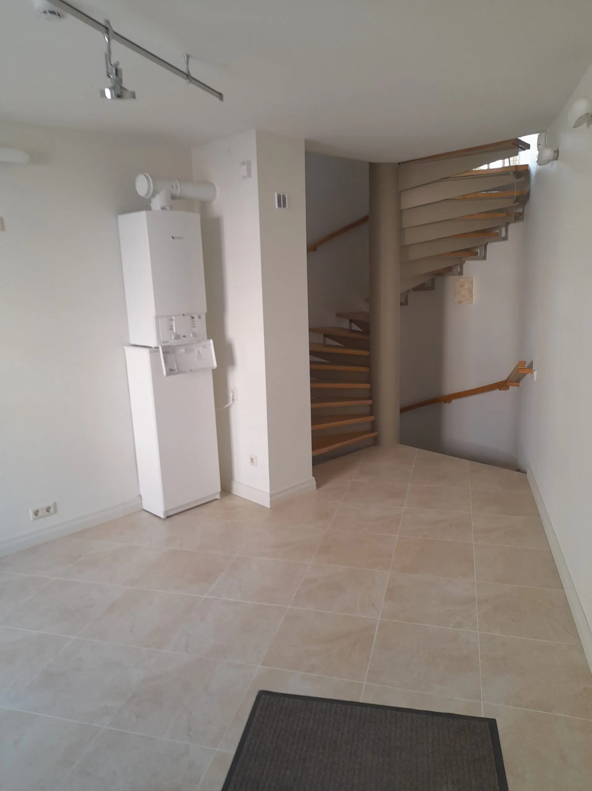 Parduodamos 58 kv.m. Gyvenamosios / Studijos patalpos