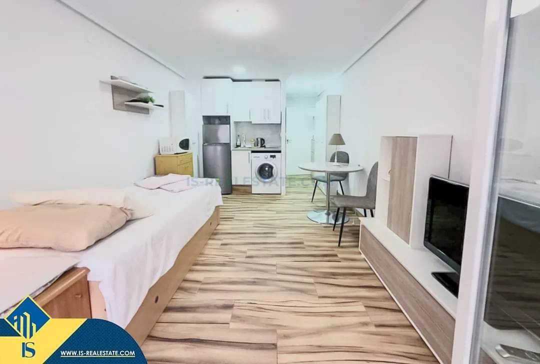 Parduodama renovuota studija Ispanijoje, Alicante provincijoje, Torrevieja mieste