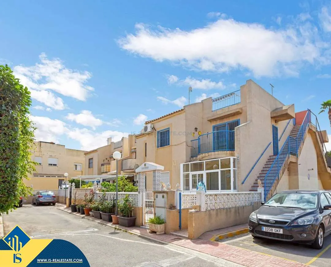 Parduodamas 3 kambarių antro aukšto bungalas su vaizdu į ežerą, Ispanijoje, Alicante provincijoje, Torrevieja mieste