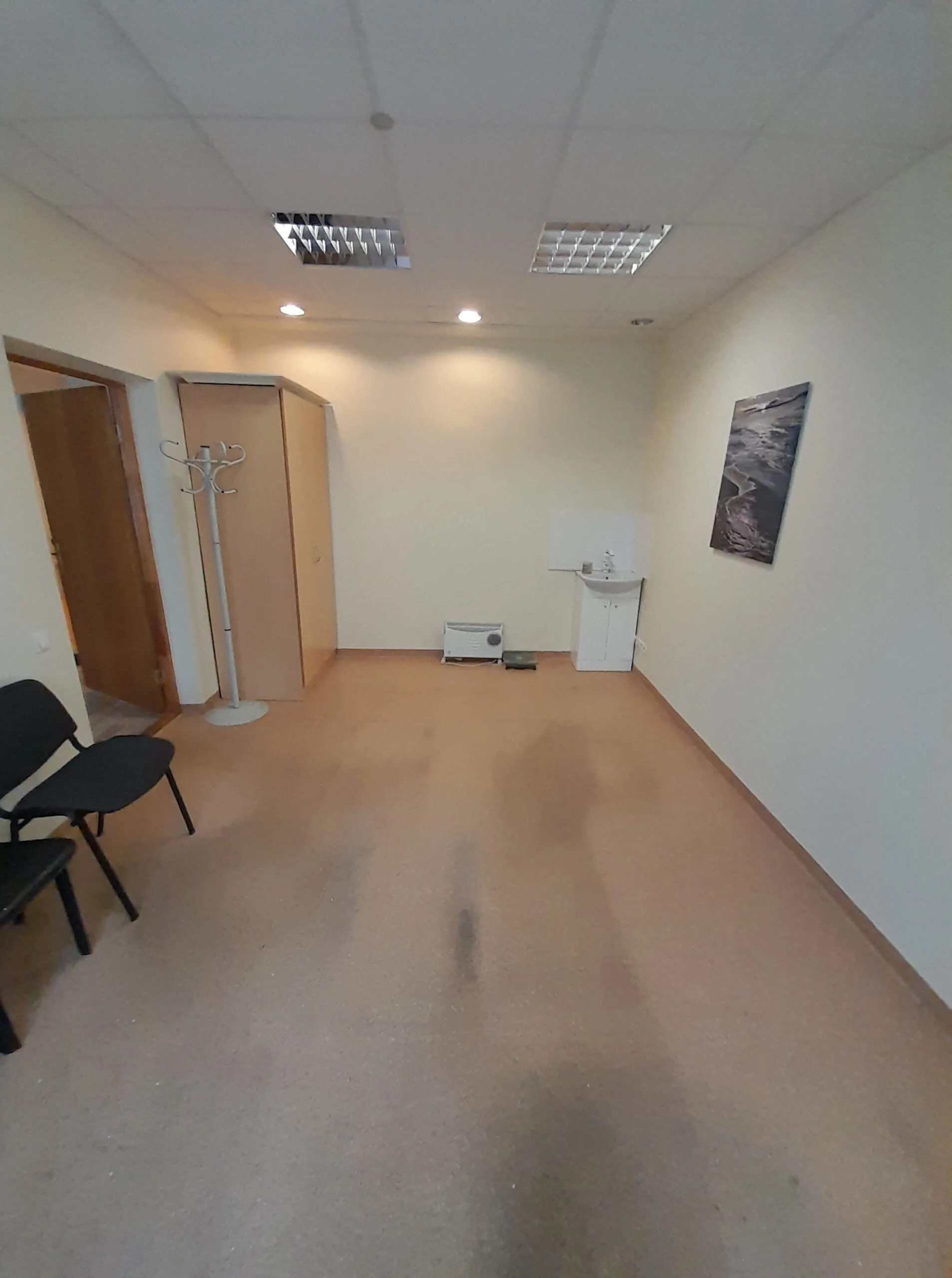 Išnuomojamos 24 kv.m. Patalpos tinkamos grožio – paslaugų – procedūroms – ofisui
