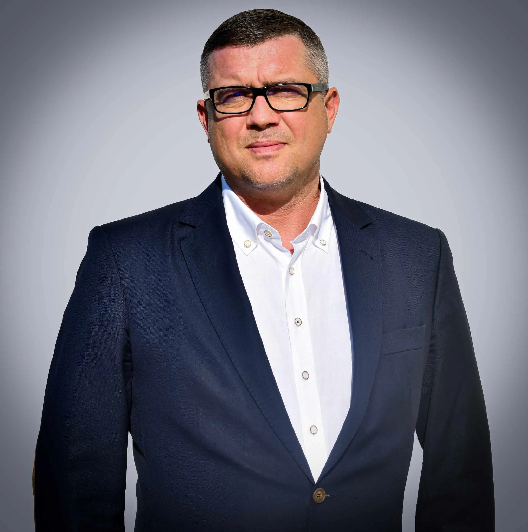 Aš Darius Sadeckas brokeriu dirbu jau daugiau nei 22 metus. Su NT ir Statyba