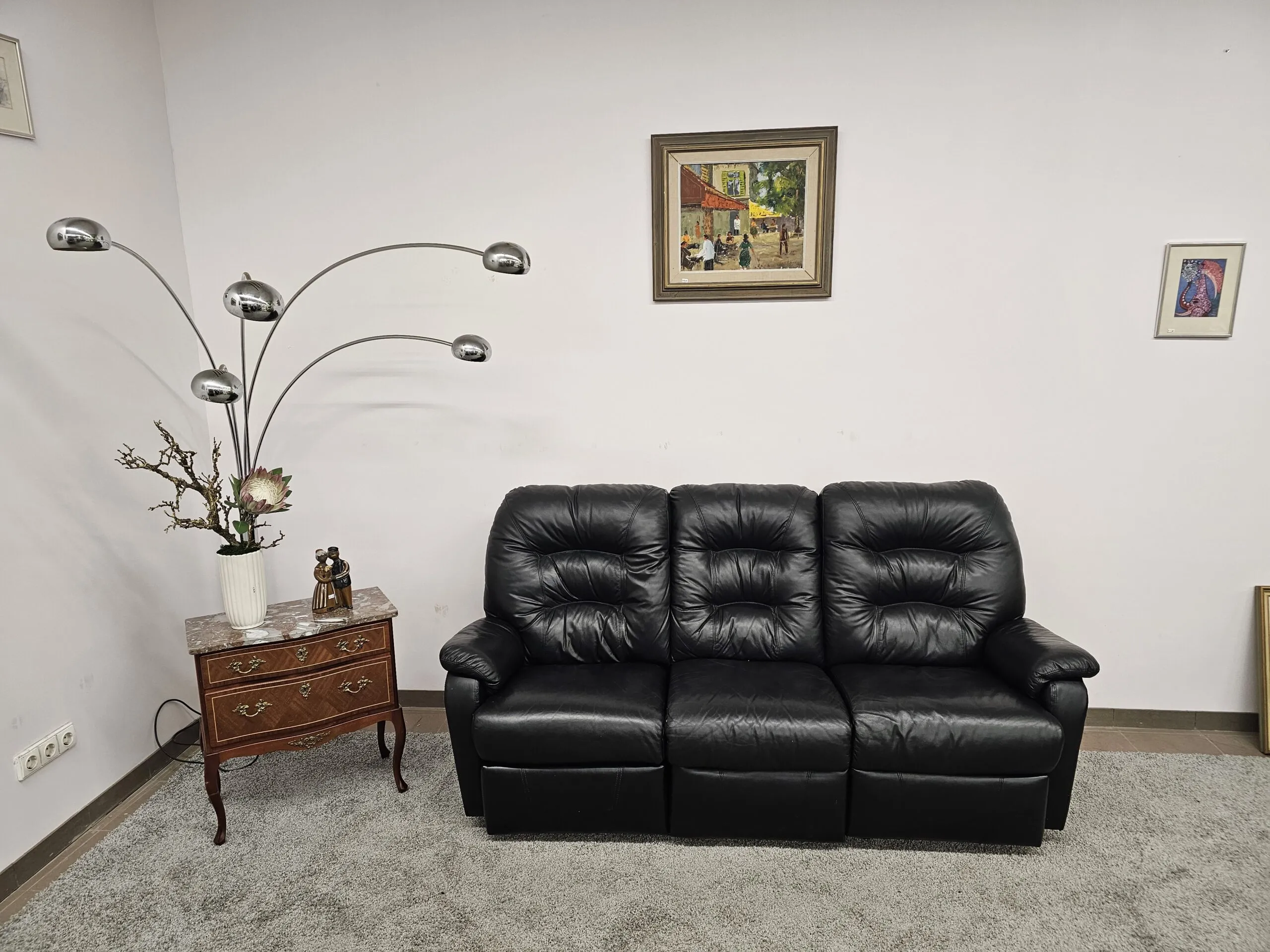 Natūralios odos sofa su relax funkcija