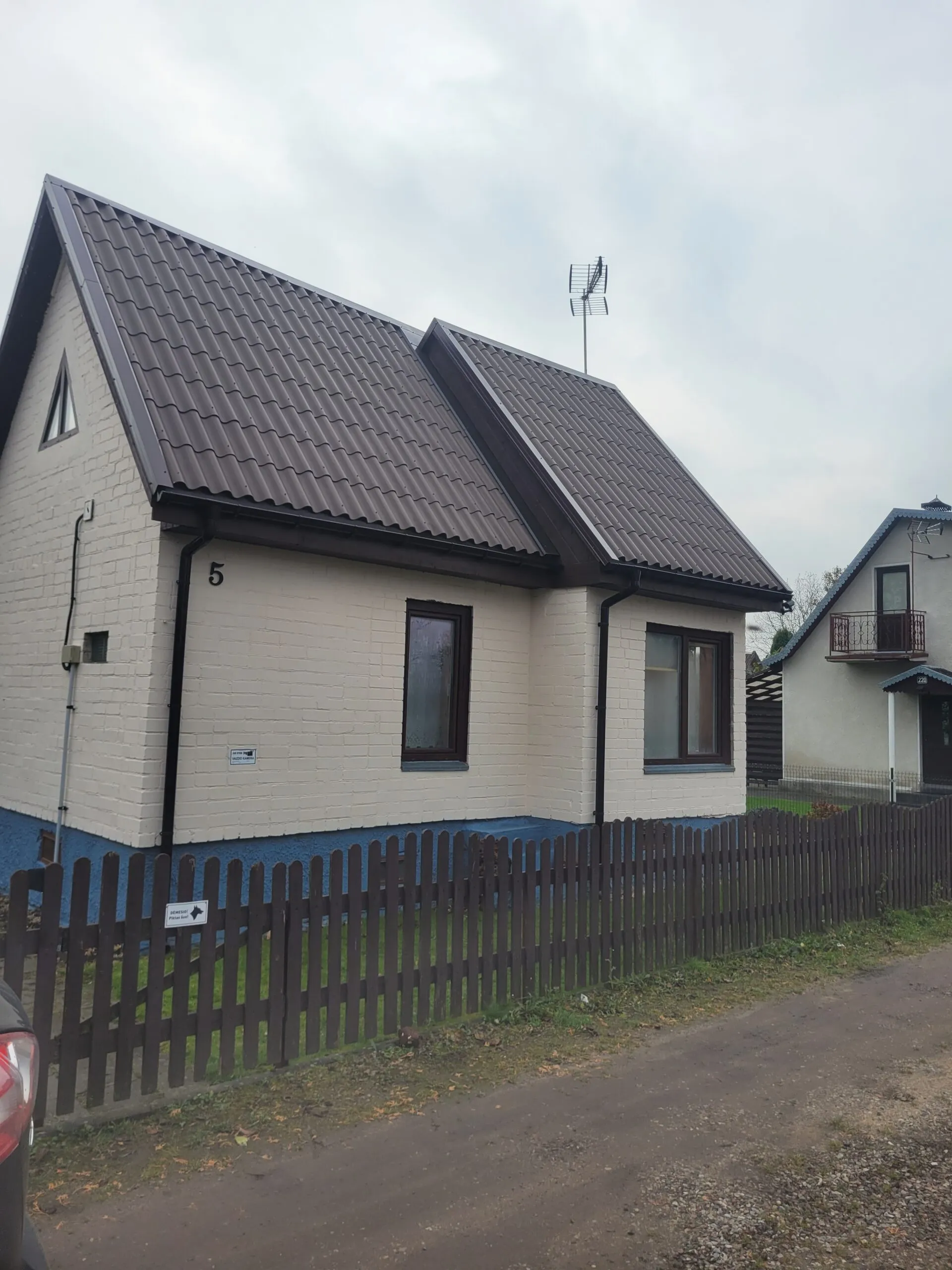Šernų soduose, šalia Klaipėdos labai geroje vietoje parduodamas sodas su sodo nameliu.