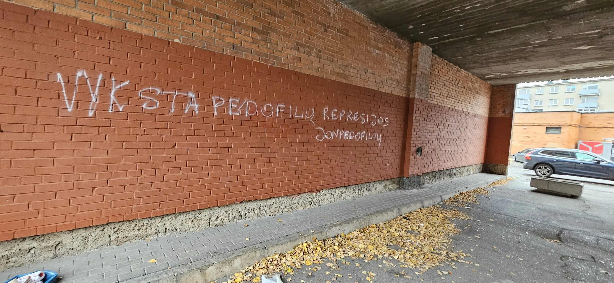FASADO DAŽYMAS, GRAFITTI UŽDAŽYMAS