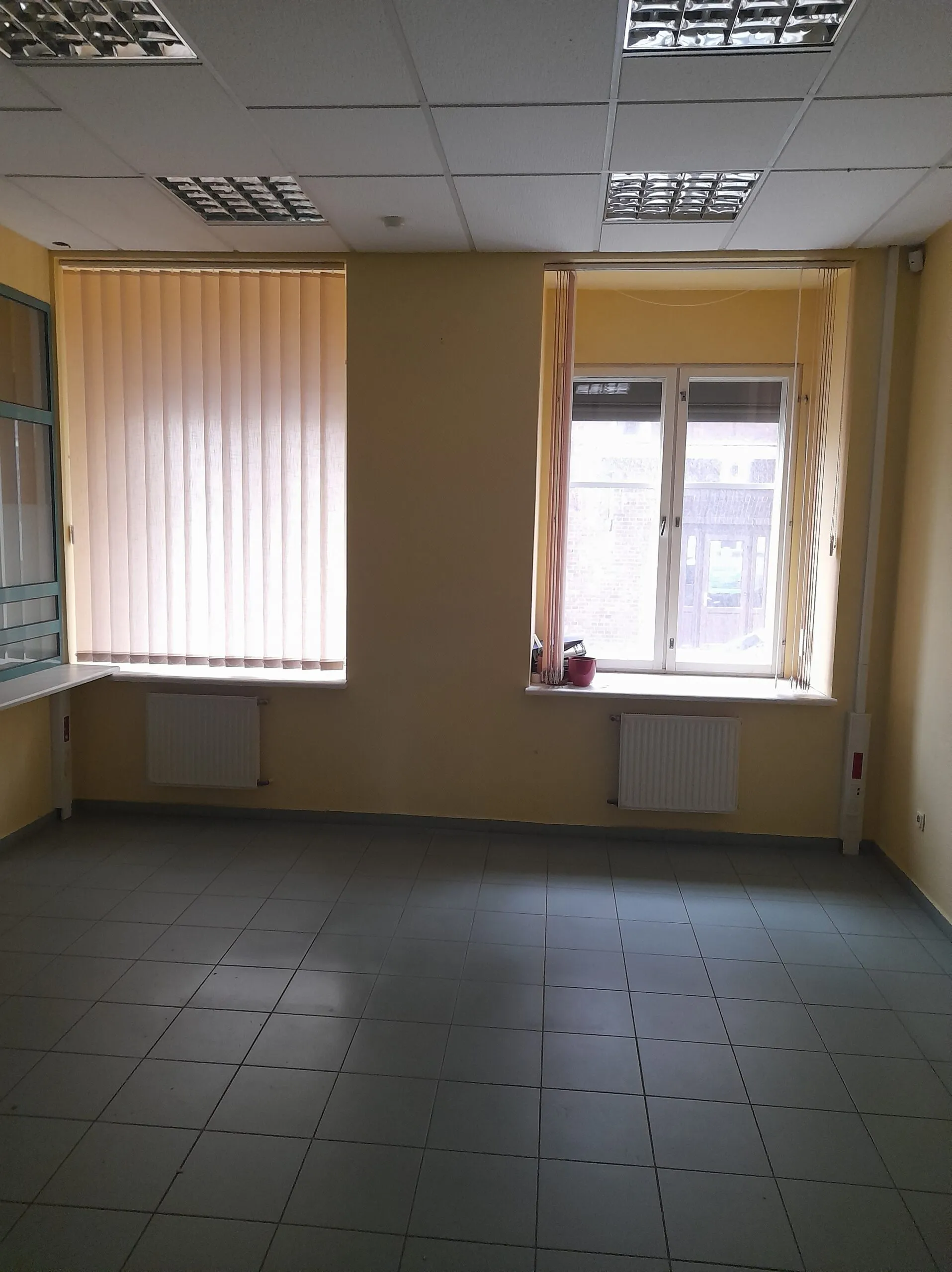 Išnuomojamos 35 kv.m, administracinės patalpos Klaipėdos centre Vytauto g.