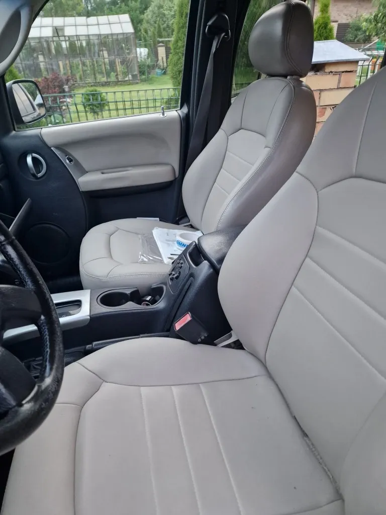 JEEP LIBERTY